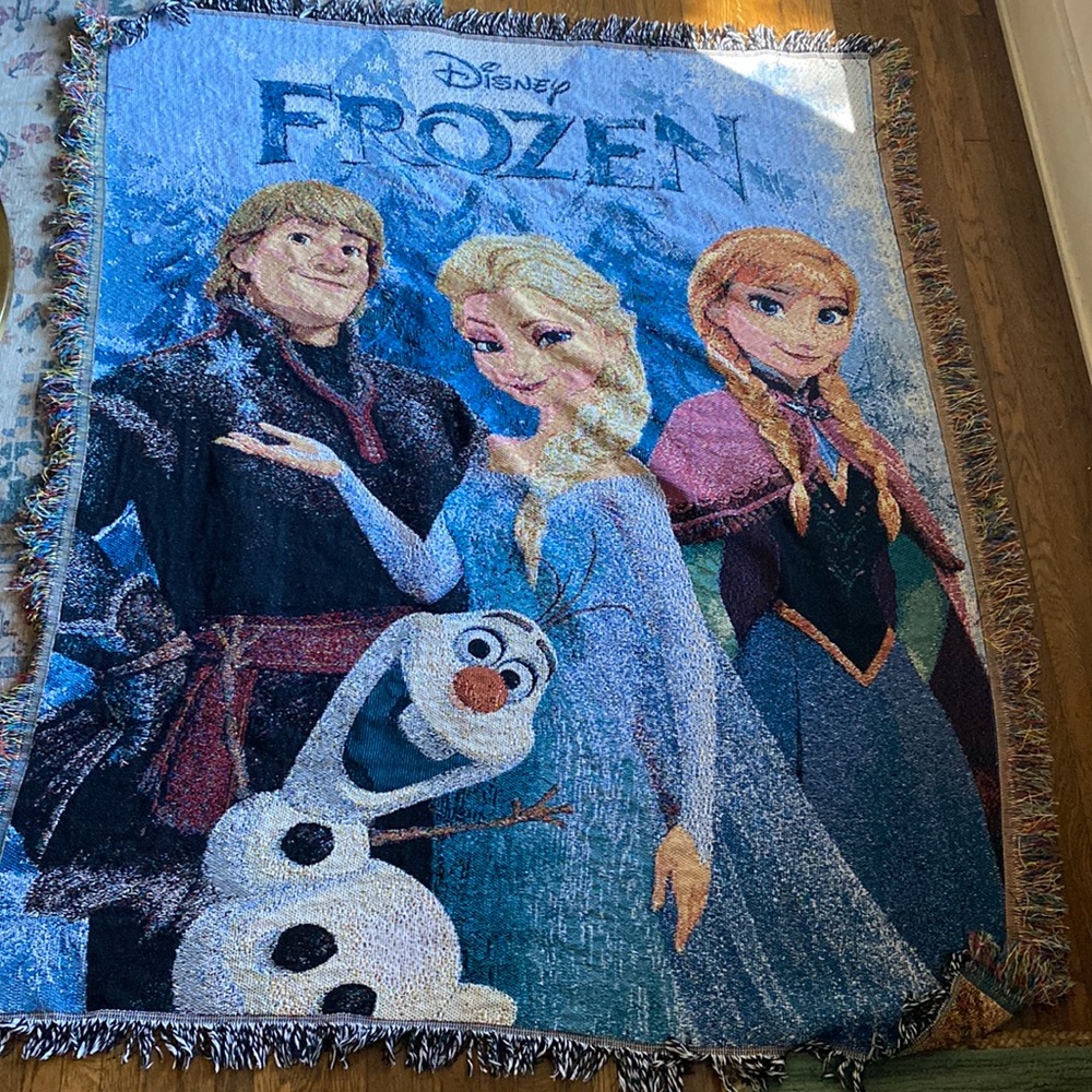 Disney’s Frozen knit blanket
